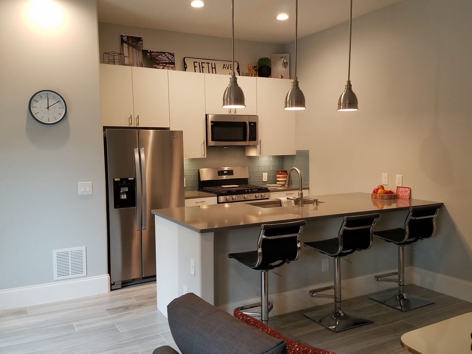 Full kitchen