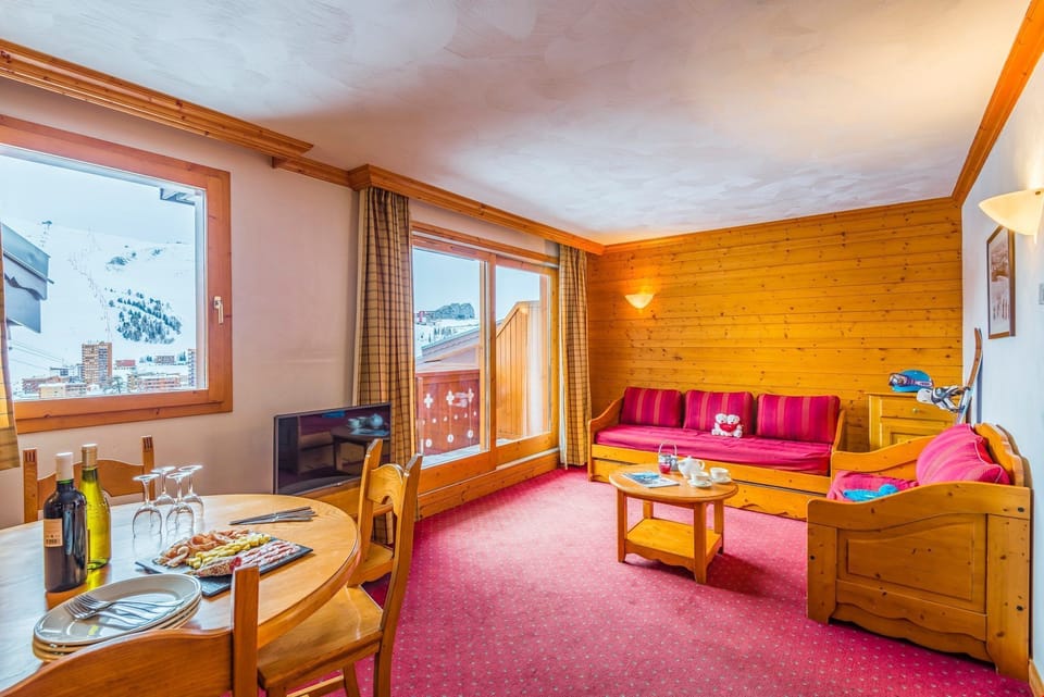 Sit back and relax in the living area after a day on the pistes.