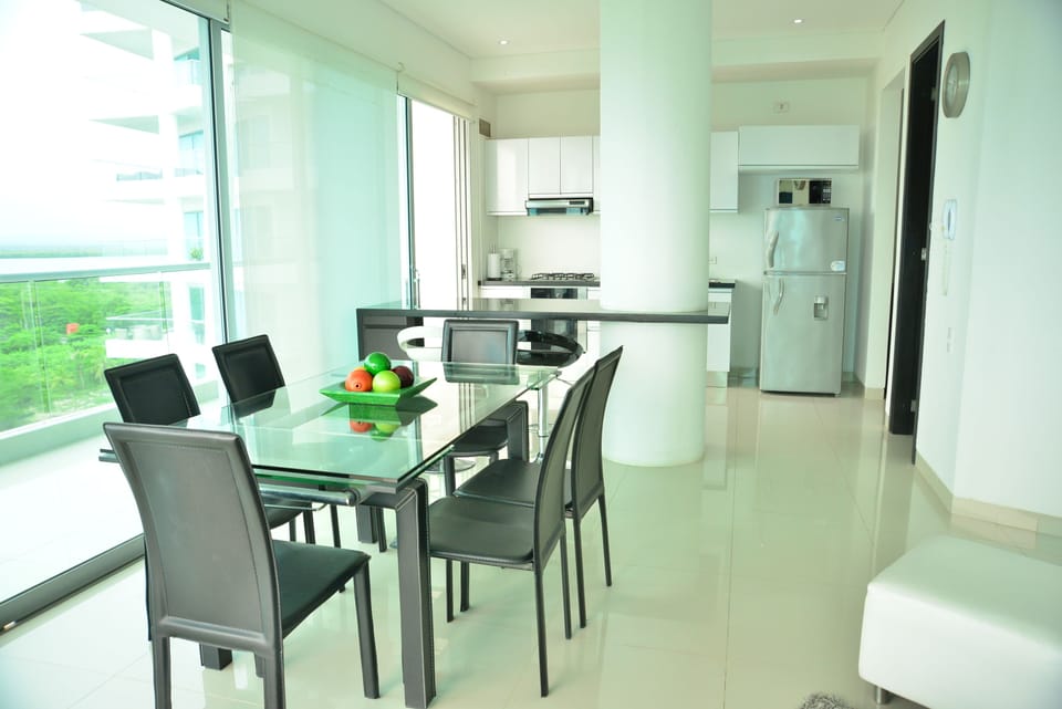 APARTAMENTO AMPLIO 3 ALCOBAS FRENTE PLAY