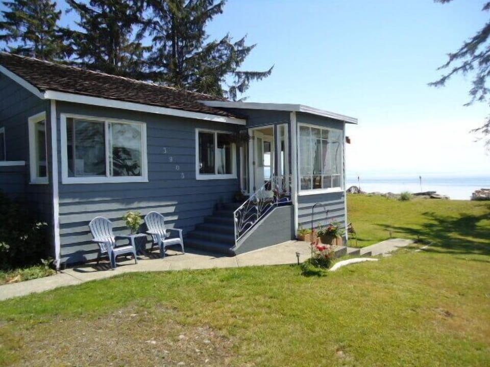 The Beach house on the ocean!