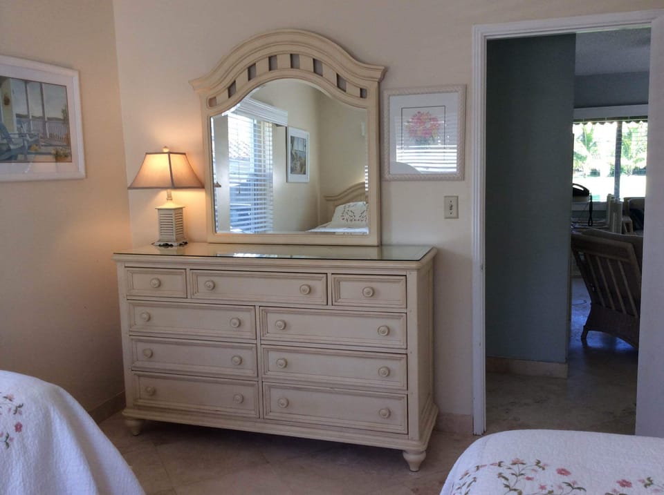 Second bedroom