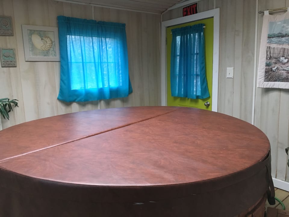 Hot Tub Room