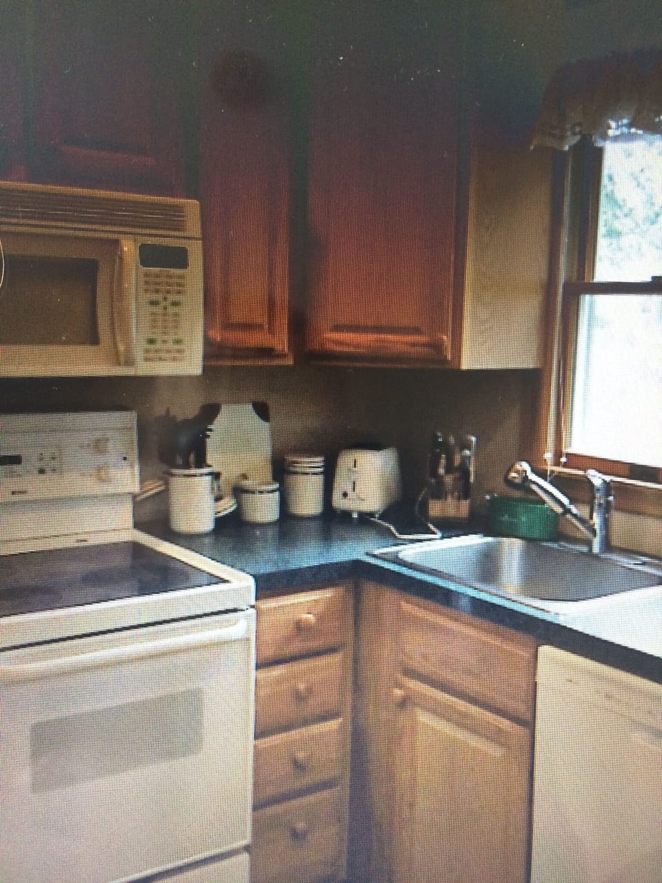 Fully supplied kitchen 