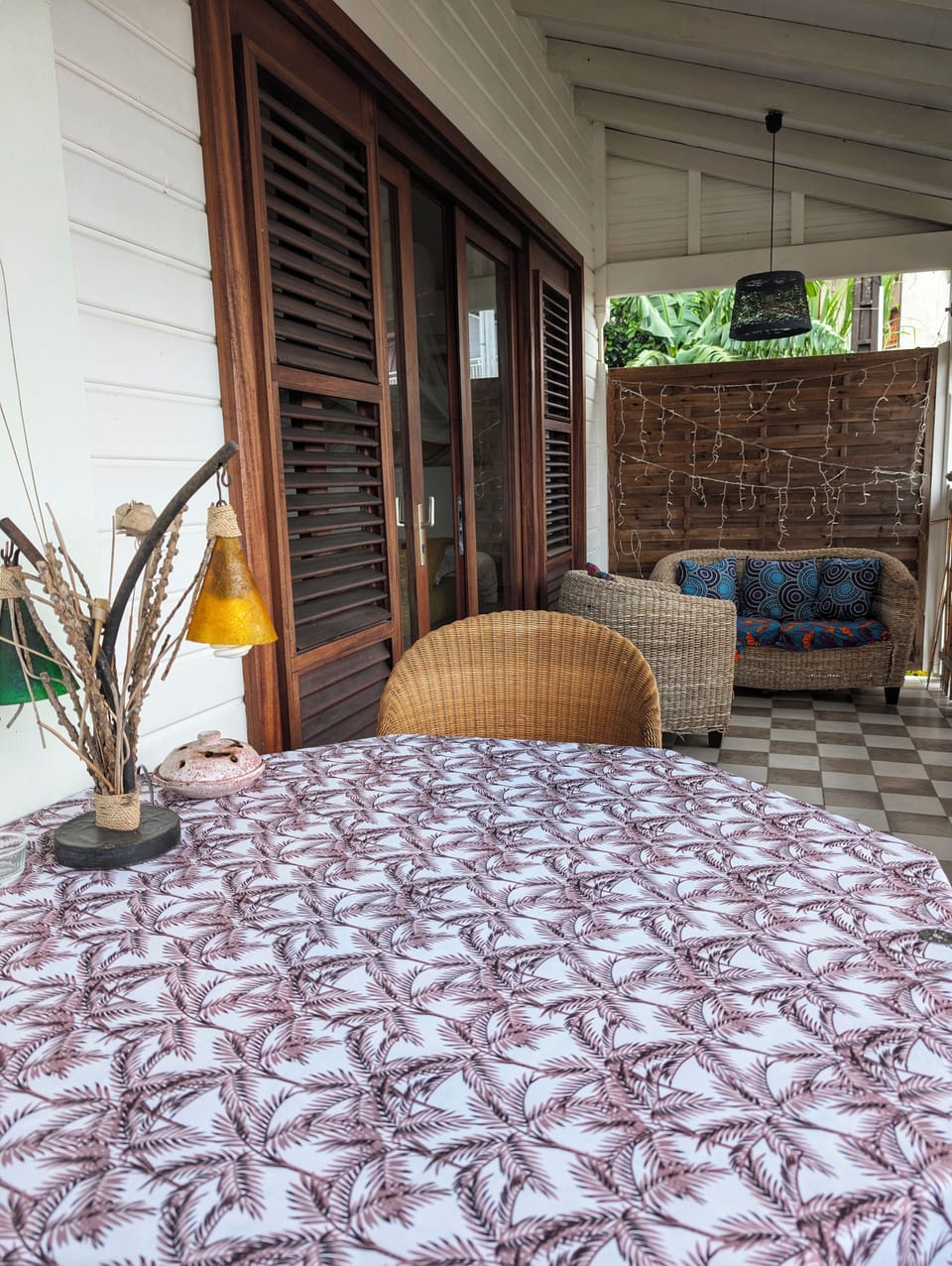 Outdoor dining