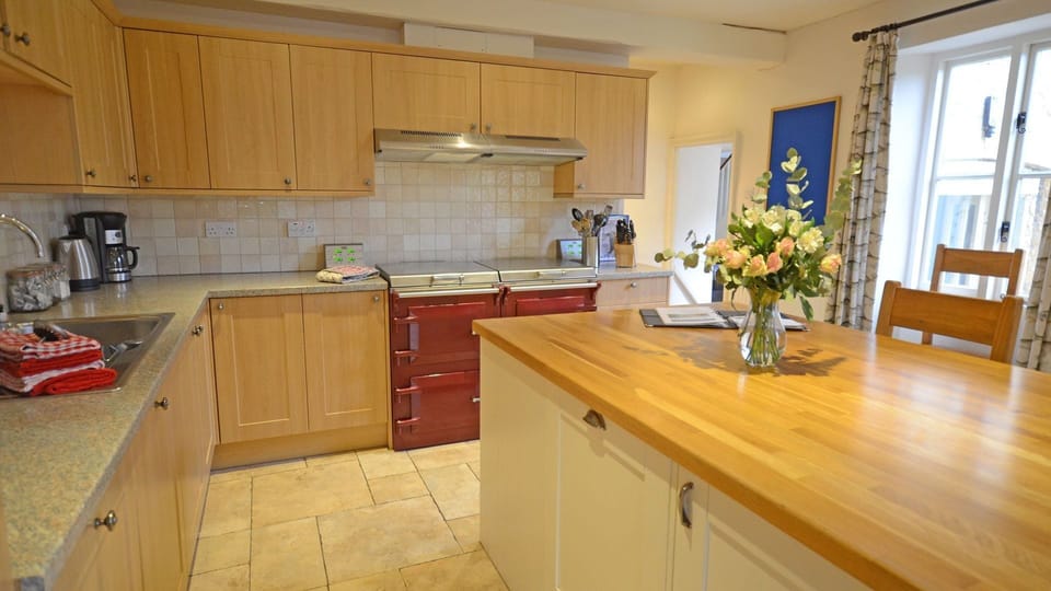 Old Brewery House Kitchen - StayCotswold