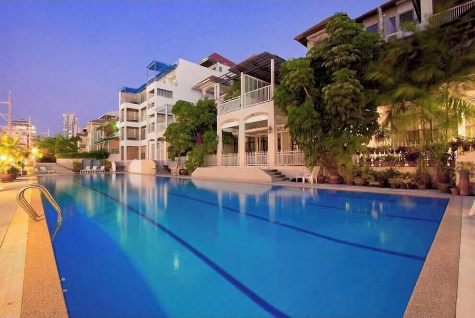 Argyle 1 Bed (5) 80 m2 Phratamnak