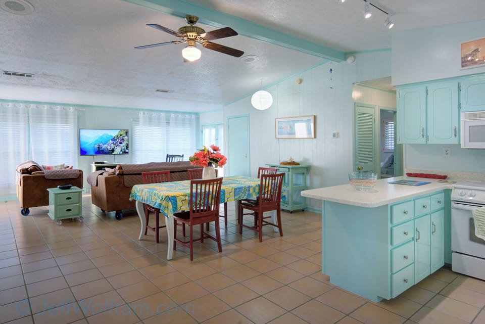 Kitchen + dinning table