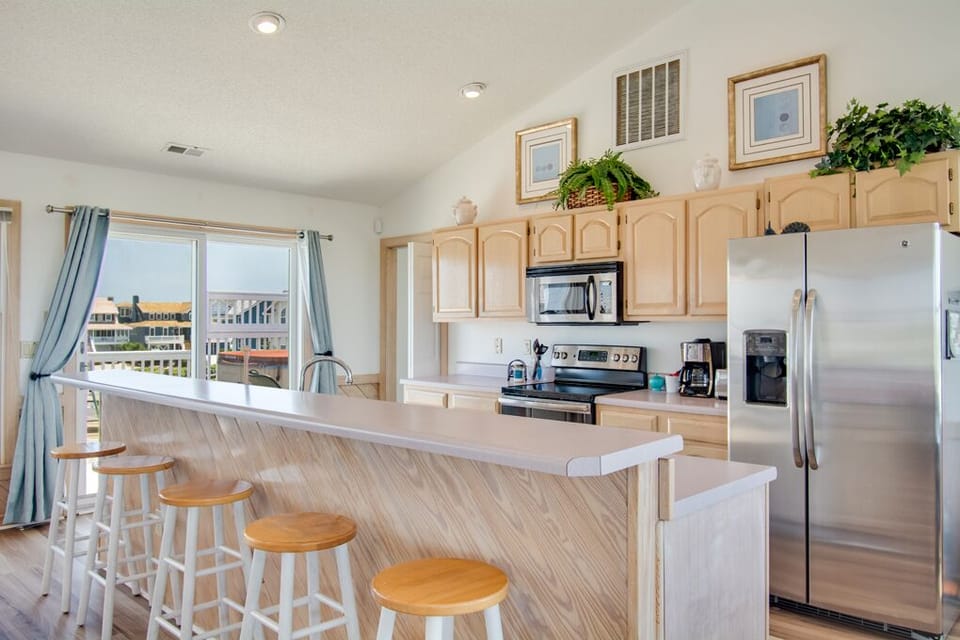 SS46: Seaside 46 | Top Level Kitchen