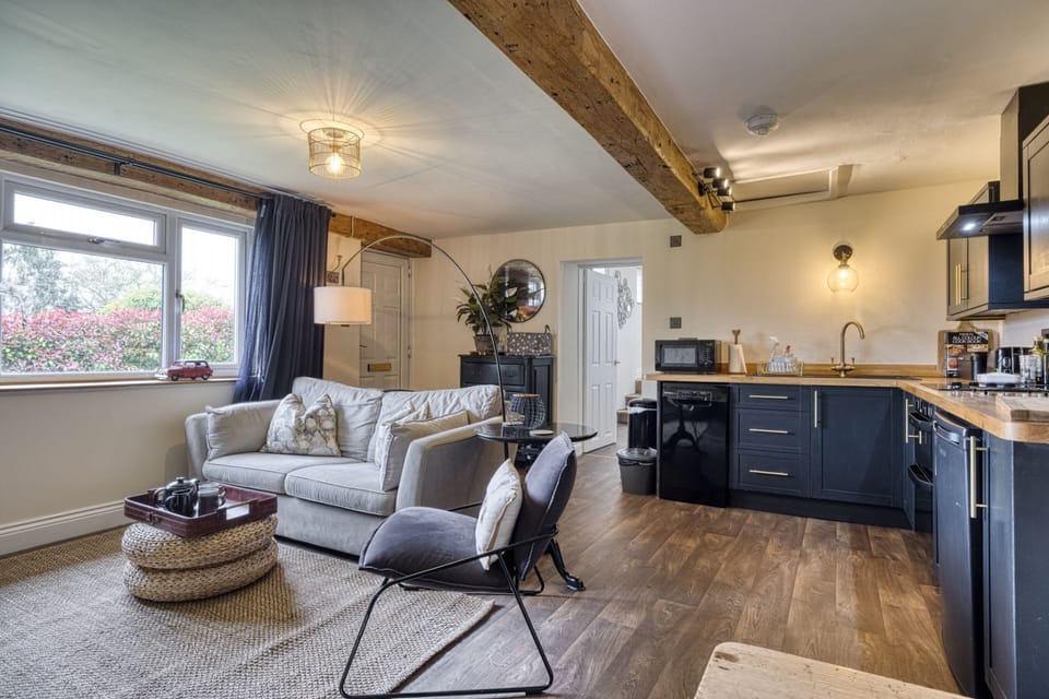 Honey Cottage Kitchen Area - StayCotswold