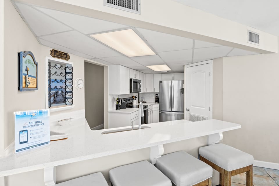 Kitchen with Breakfast Bar