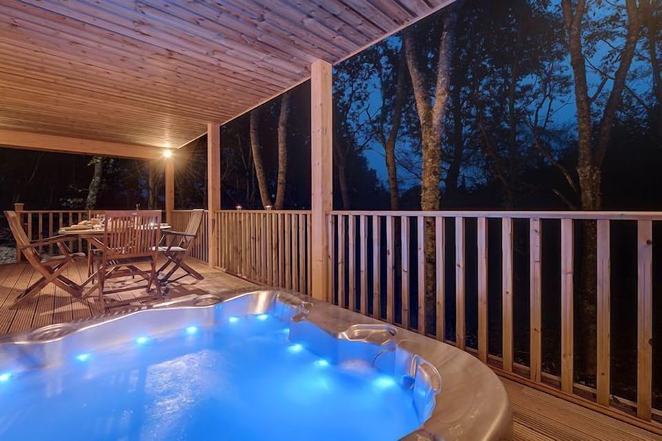 Willow Lodge, Hot Tub, Outdoor Heating