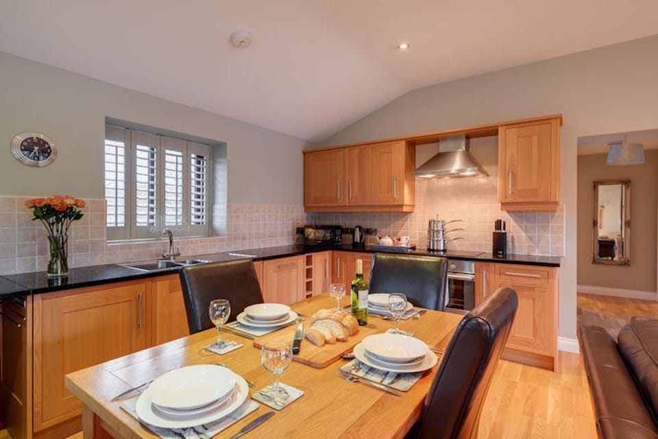Dining Table, Kitchen-Heron Lodge