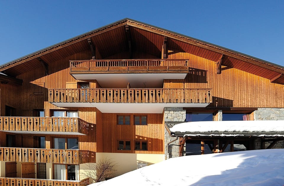 Enjoy a mountain vacation in Savoie from this beautiful property.