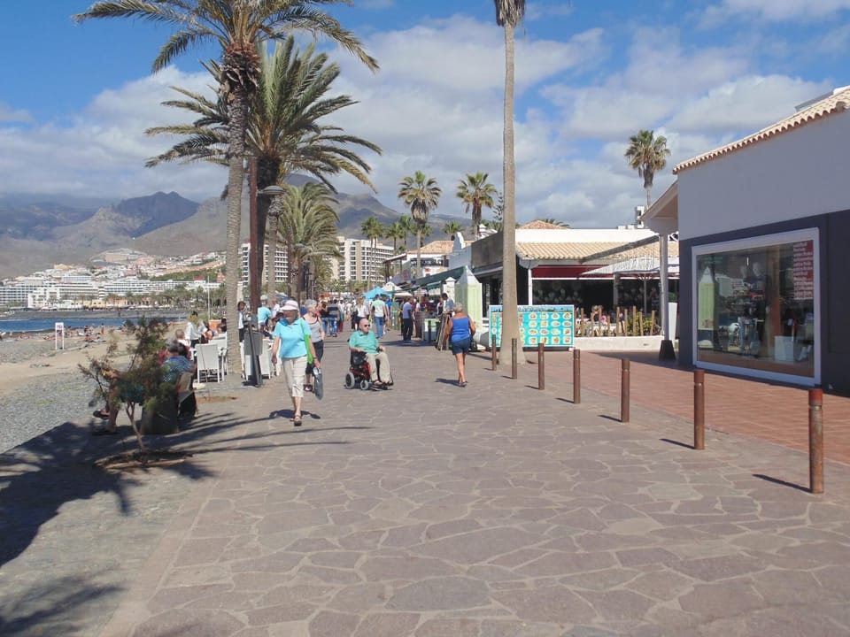 Promenade close to the complex in Las Americas