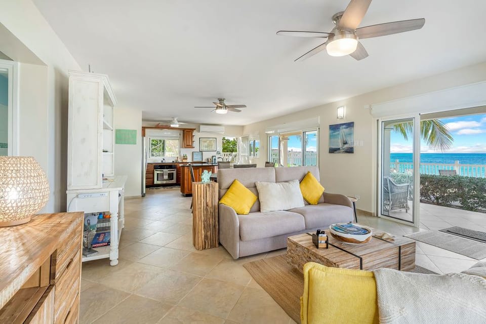 Ground floor , all open, views all around.