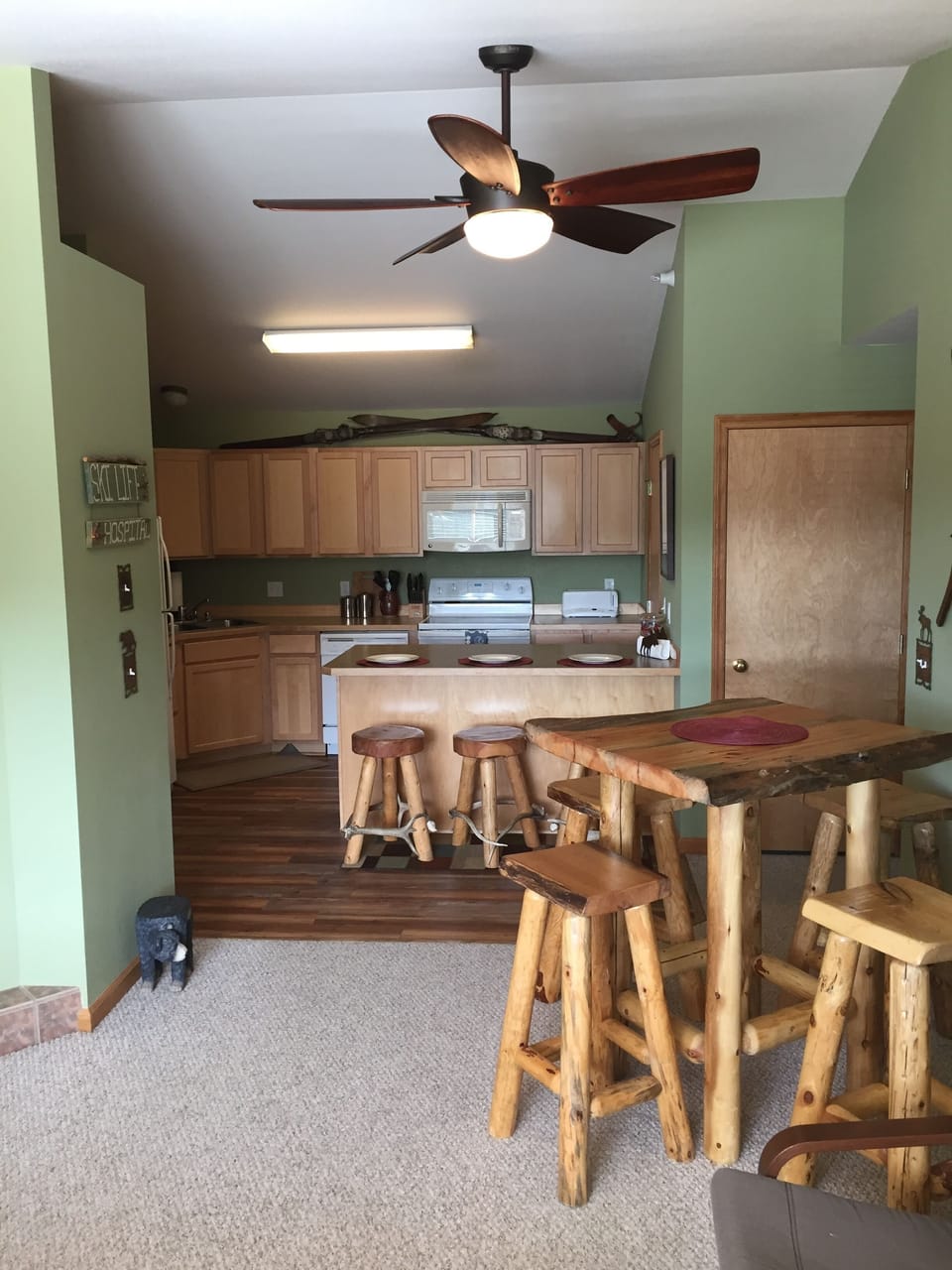 Dining room seating