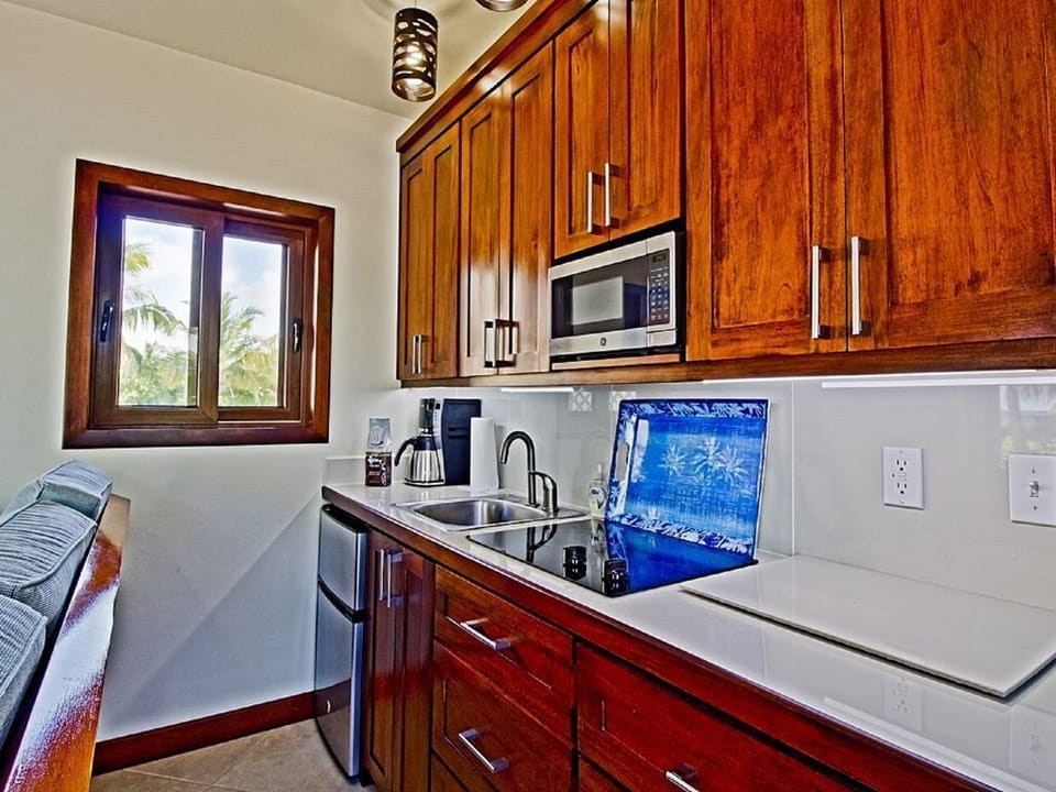 Casita kitchenette.
Just right for two!