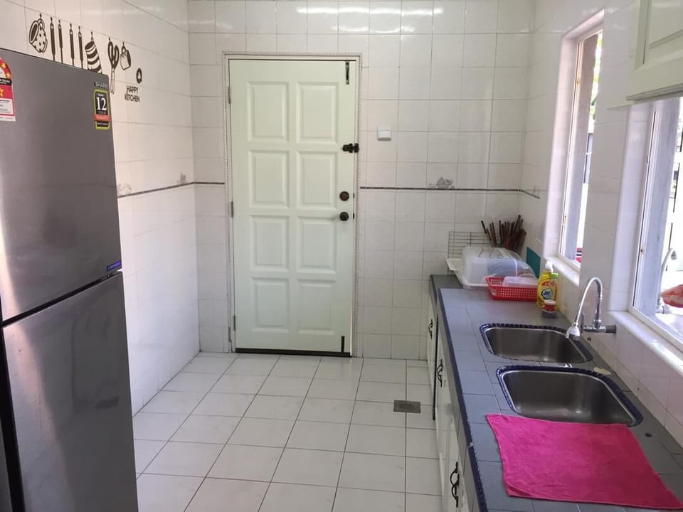 8ft x 14 ft dry kitchen 