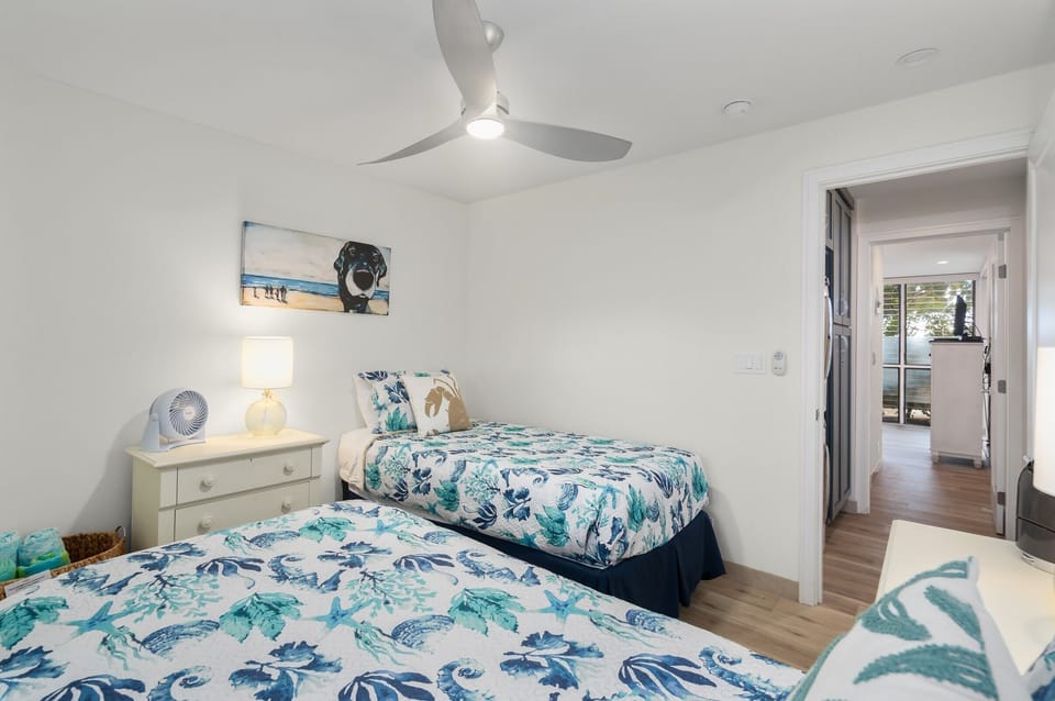 The setup in the guest bedroom makes it really spacious