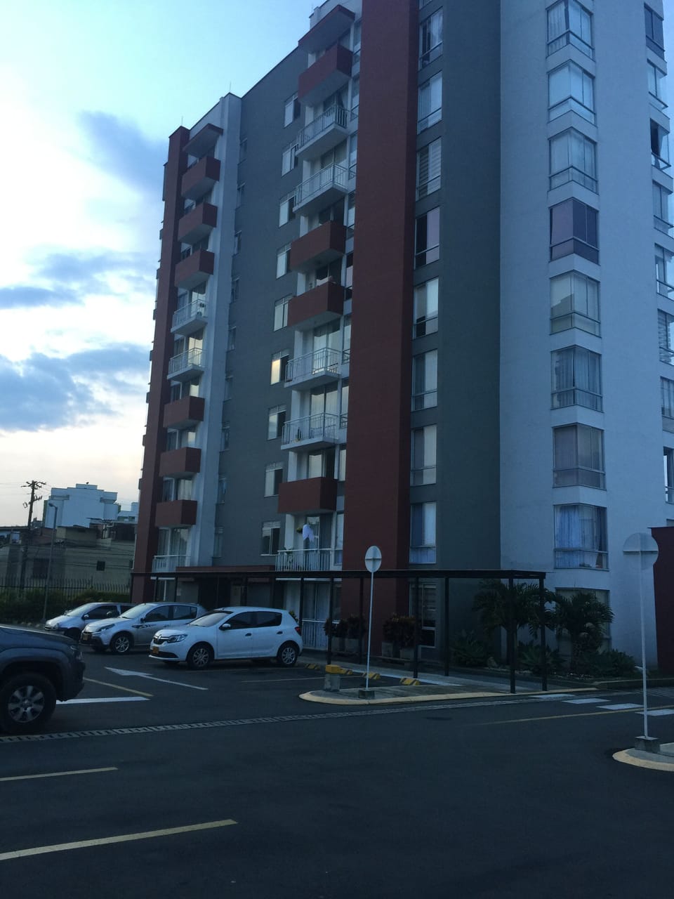 Lujoso Apartamento, Excelente Ubicacion