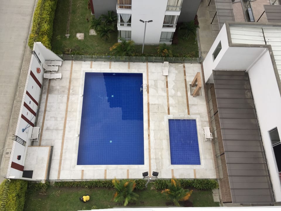Lujoso Apartamento, Excelente Ubicacion