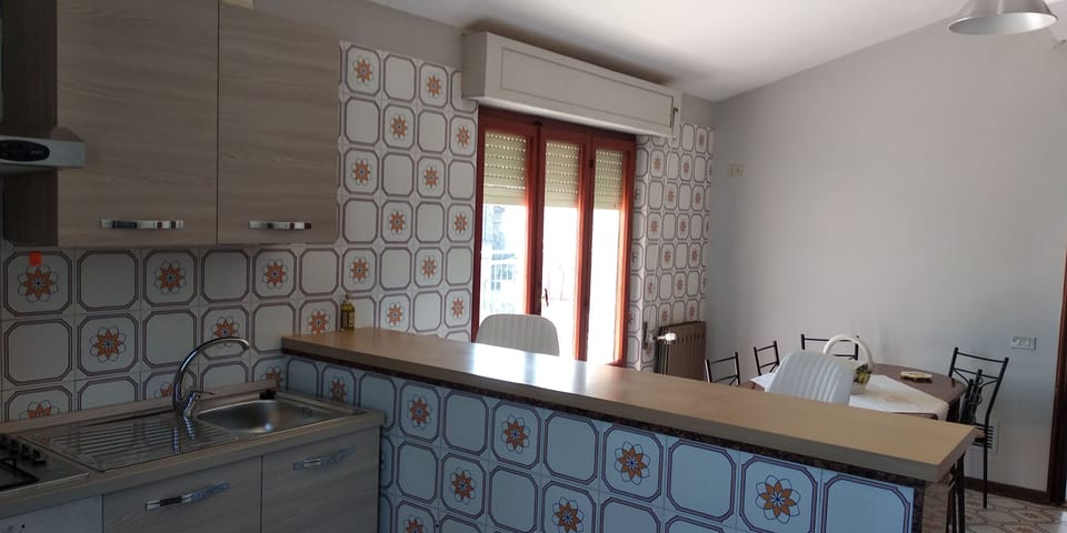 Kitchen / dining