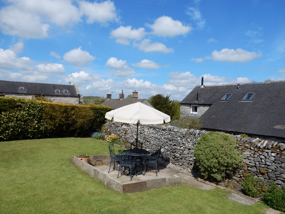 The garden and Guests' patio