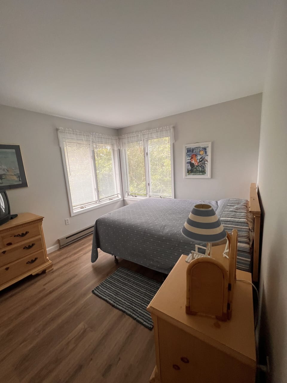 Queen upstairs bedroom