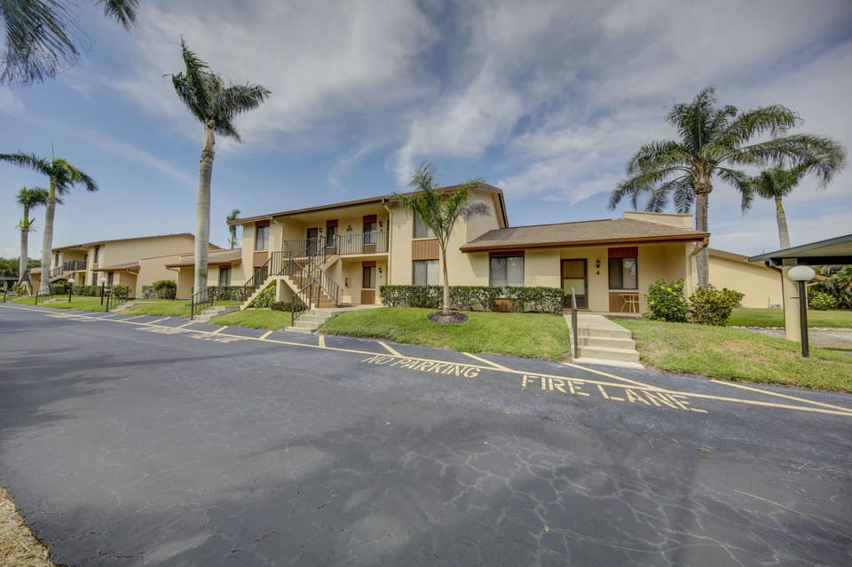 Court of Palms