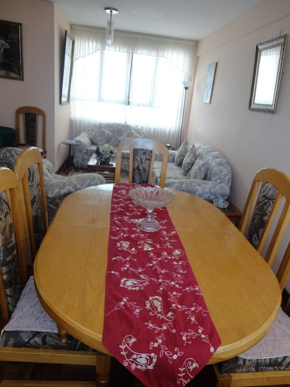LOVELY AND COMFORTABLE 2 BDR APPARTMENT.