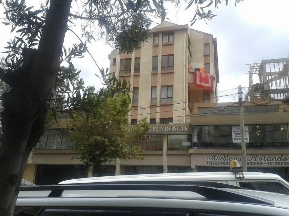 LOVELY AND COMFORTABLE 2 BDR APPARTMENT.