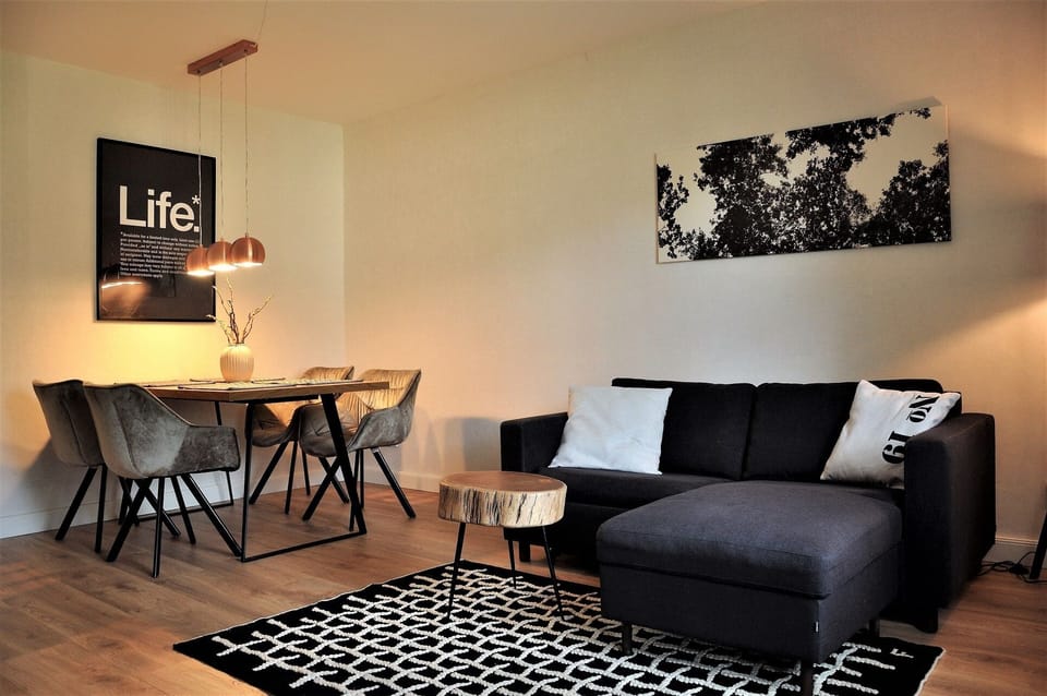 Smart TV, books, stereo