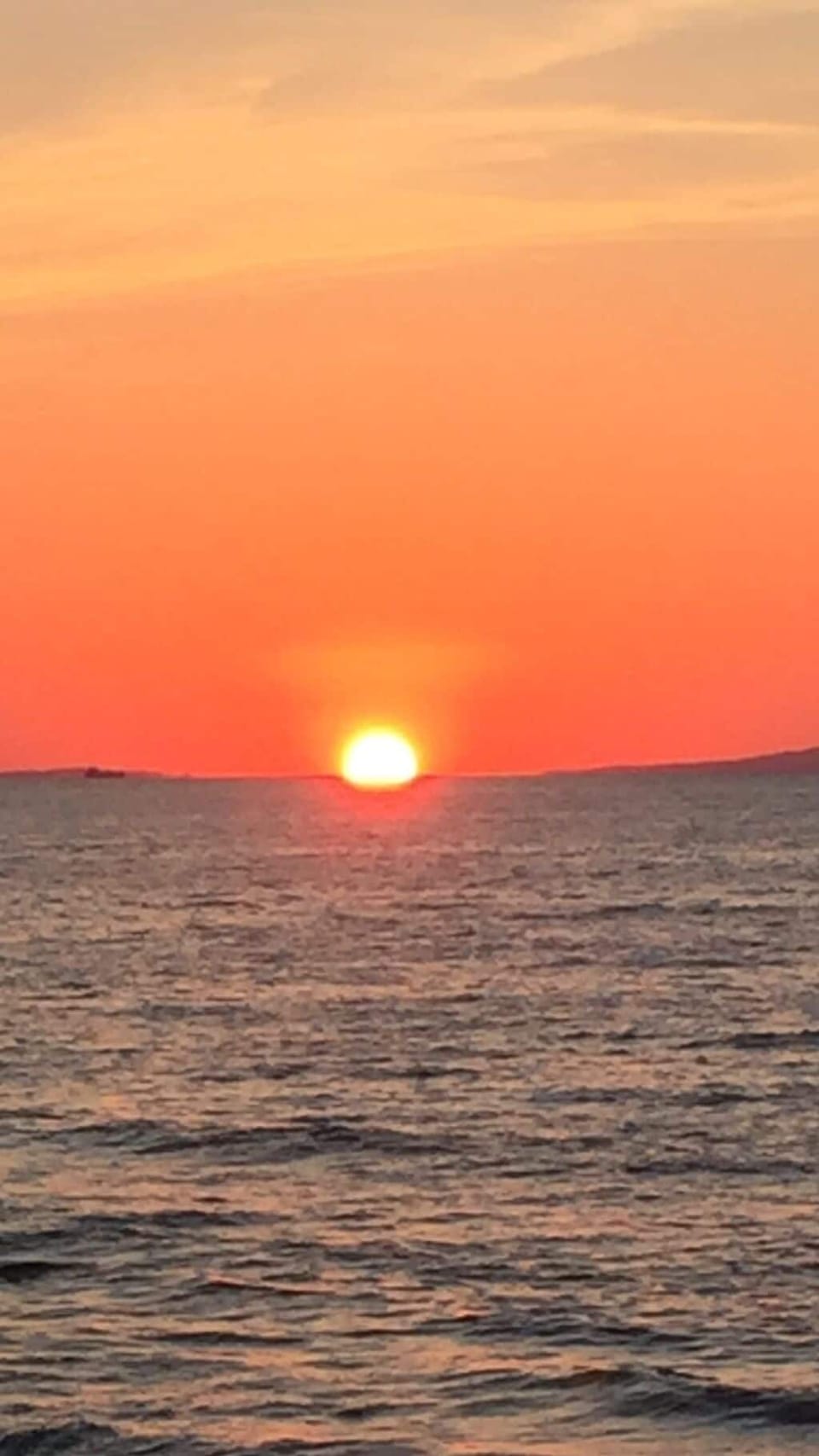 Beach nearby, sun loungers, beach towels