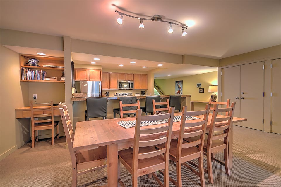 Dining table perfect for a family dinner