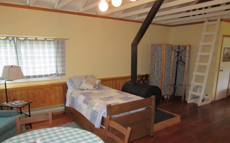 Twin bed with trundle