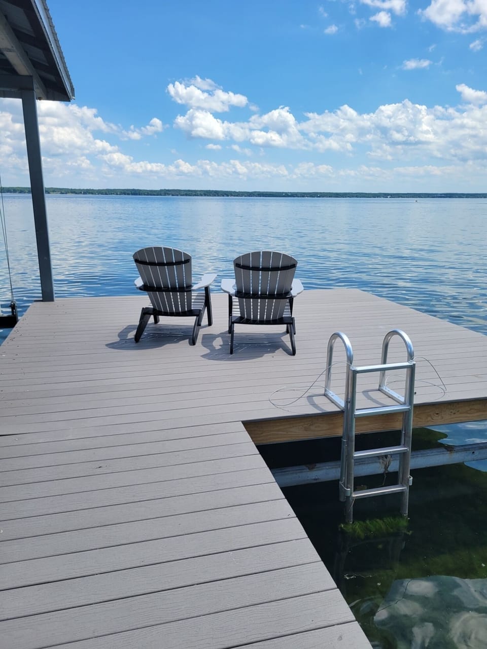 Beautiful shared deck with lakeviews