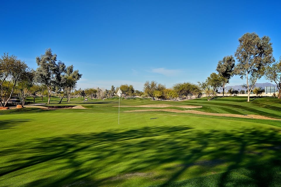 Within walking distance to the famous Silverado Golf Course!