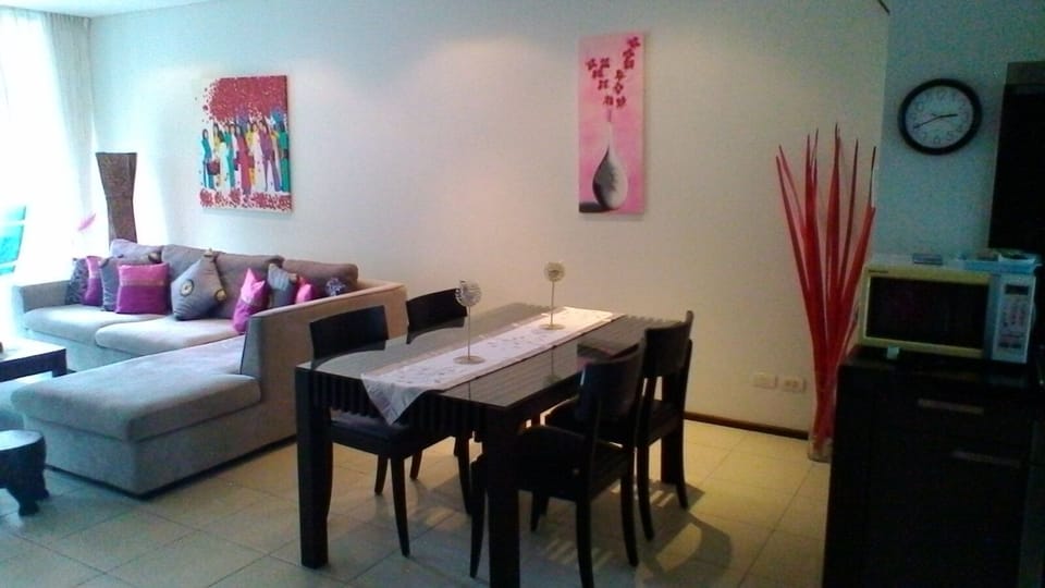 Fabulous Modern Apartment-Close to Beach