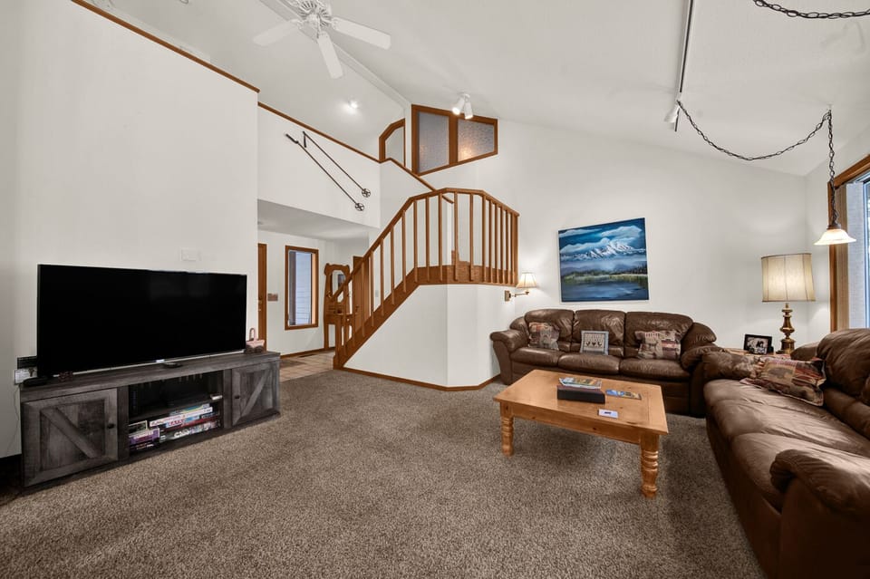 Blue Goose 16: Main Floor