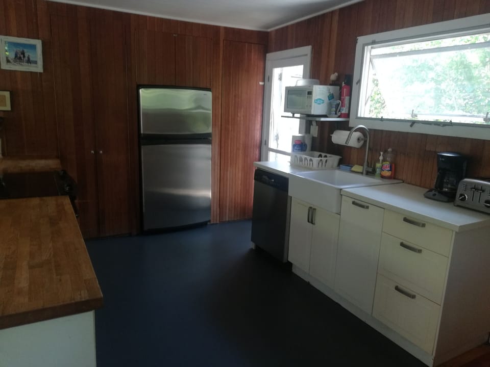Huge, fully equipped kitchen
