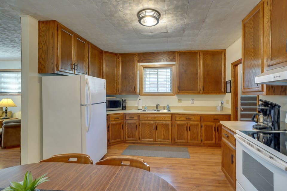 Well-Equipped Kitchen | Drip Coffee Maker | Dining Table