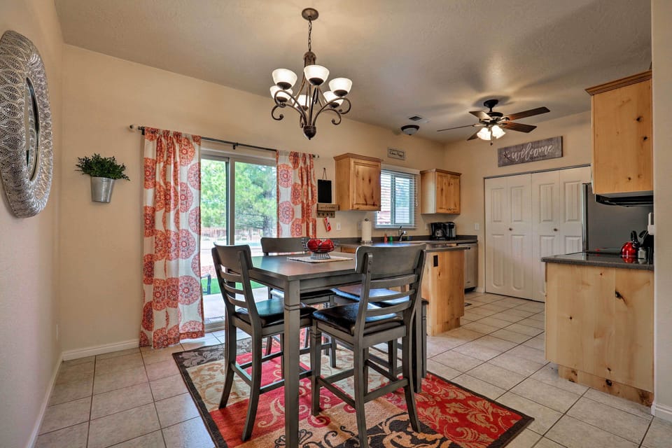 Dining Area | Dishes & Flatware Provided
