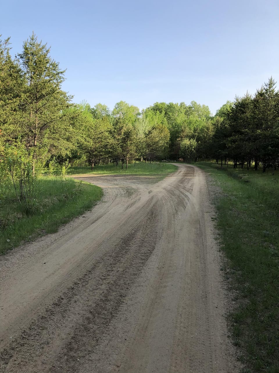 Round about drive way...easy access.