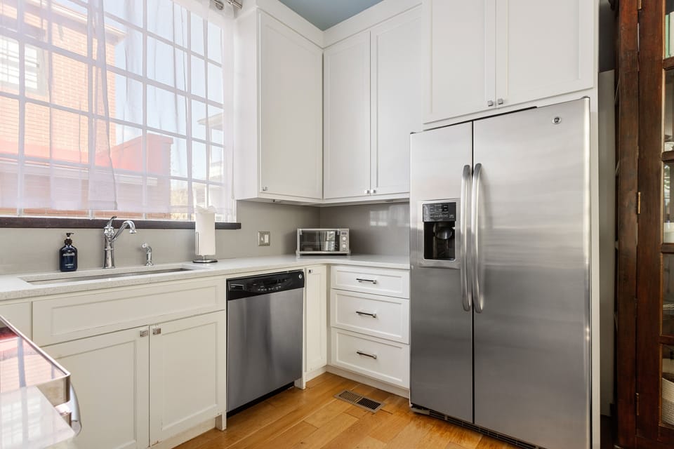 Embrace Comfort and Convenience | Hibiscus House