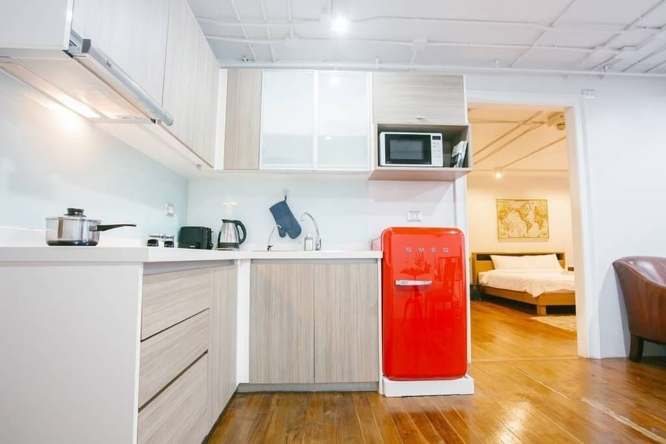 Aloft Studio 02 (at Aree)