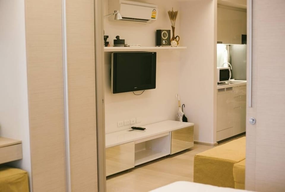 Aloft Studio 04 (at Sukhumvit 49)