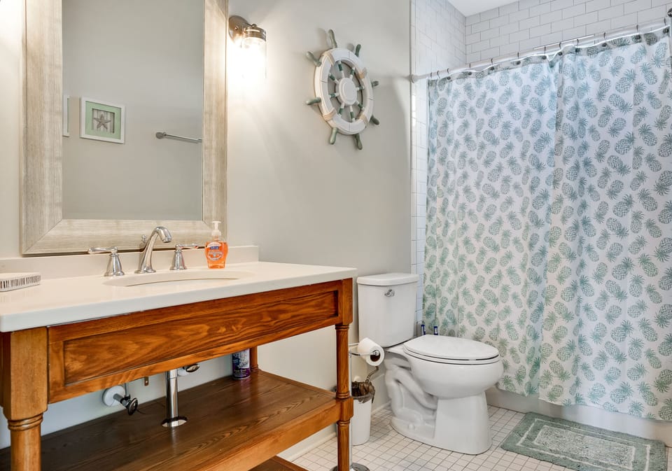 2nd floor full bath