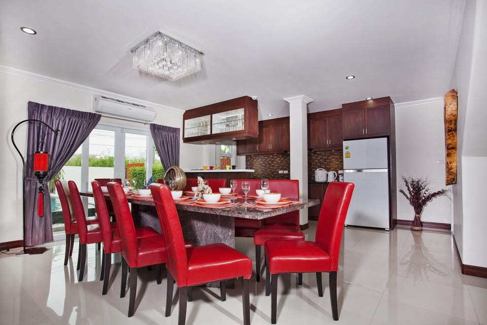 Jomtien Pool Villa 7 Bedrooms