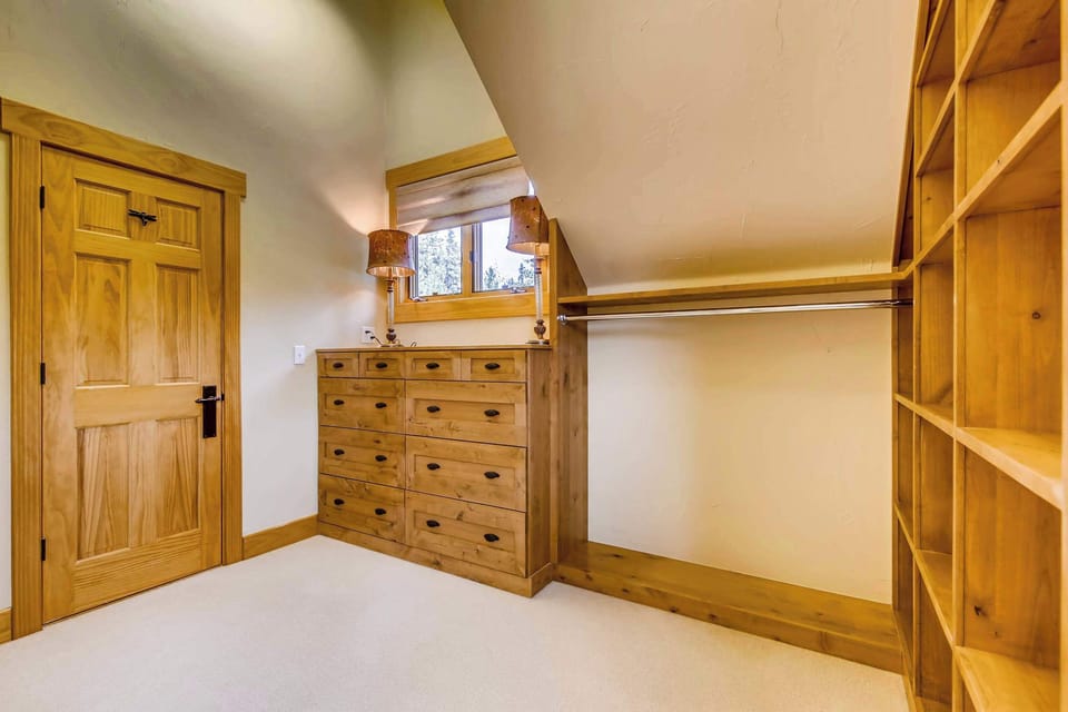 Primary walk in closet