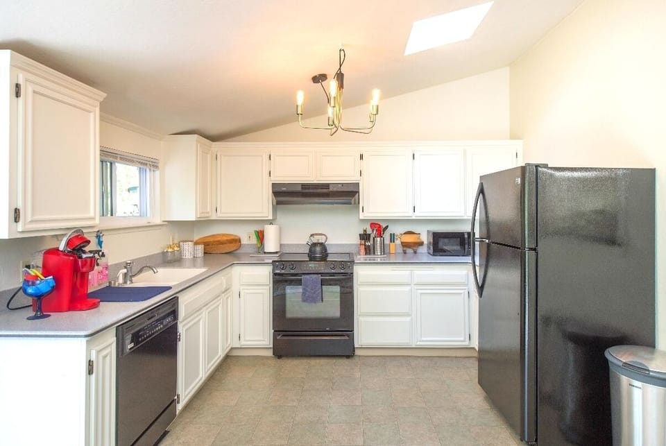 Plenty of counter space to spread out on